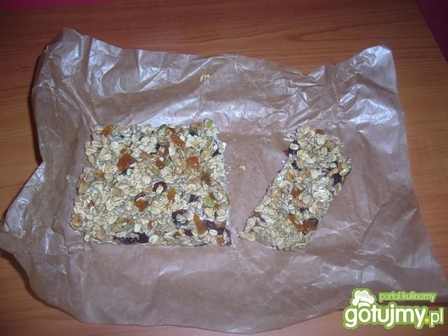 Batoniki musli bez pieczenia na miodzie