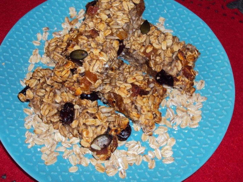 Batoniki owsiane z suszonymi morelami z bananem