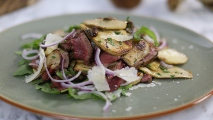 Befsztyk z polędwicy i sałatka z borowików Befsztyk z polędwicy i sałatka z borowików