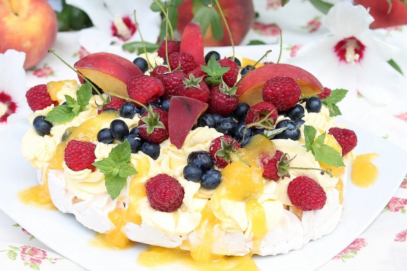 Beza z musem brzoskwiniowym 