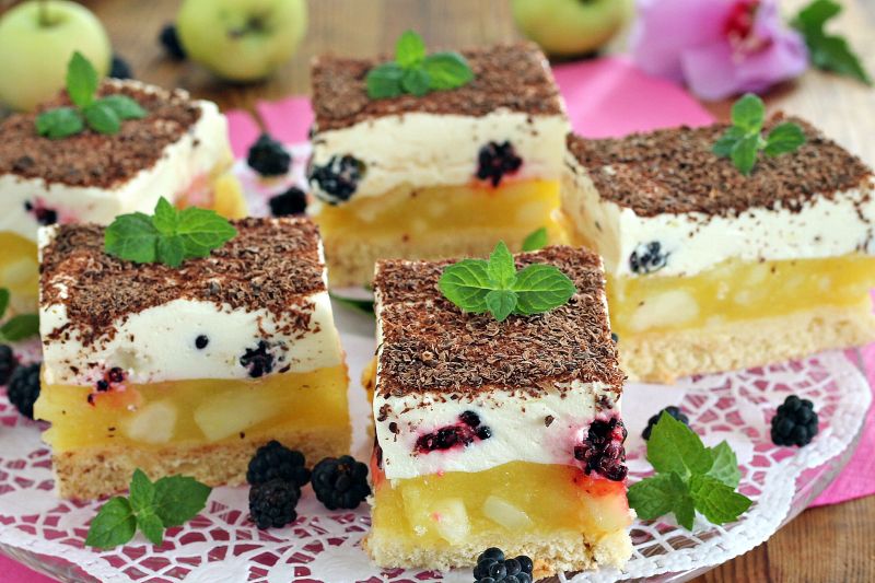 Bezglutenowa szarlotka z jeżynami Bezglutenowa szarlotka z jeżynami