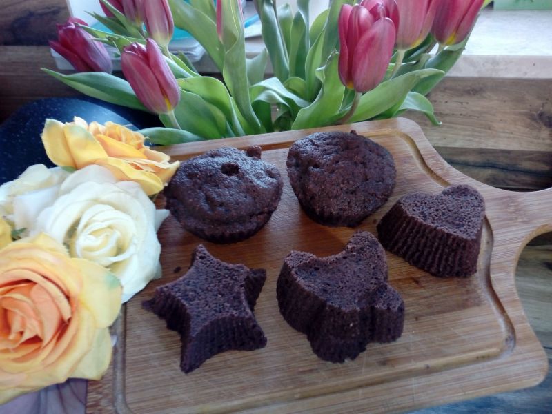 Bezglutenowe babeczki kokosowo-czekoladowe Bezglutenowe babeczki kokosowo-czekoladowe