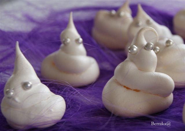 Bezowe duszki na halloween Bezowe duszki na halloween