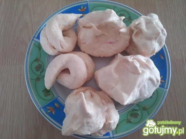 Bezy z kolorową posypką Bezy z kolorową posypką