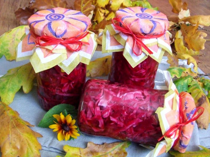 Biała kapusta z burakami