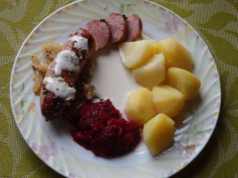 Biała kiełbasa pieczona w piwie Biała kiełbasa pieczona w piwie