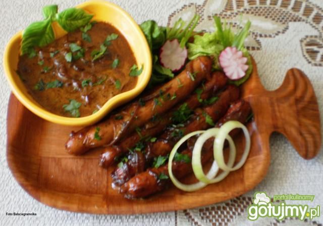 Biała kiełbasa w piwie karmelowym : Biała kiełbasa w piwie karmelowym :