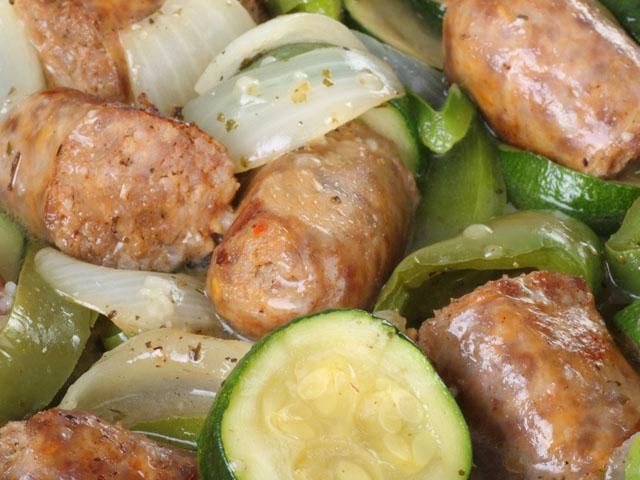 Biała kiełbasa w sosie cebulowym 