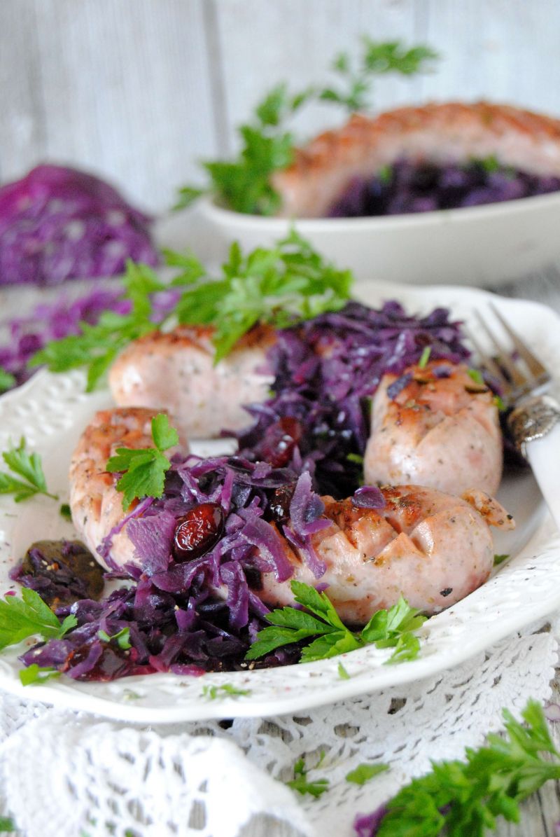 Biała kiełbasa z czerwoną kapustą Biała kiełbasa z czerwoną kapustą