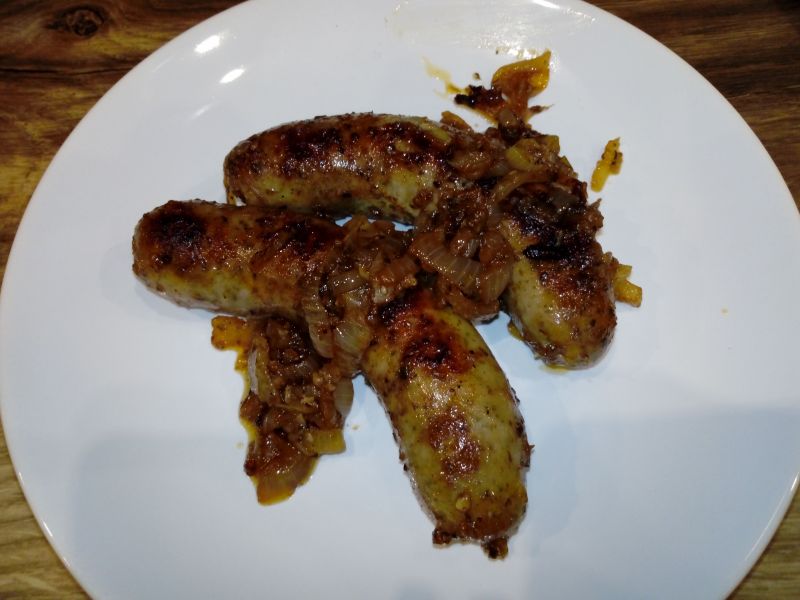 Biała kiełbasa z patelni