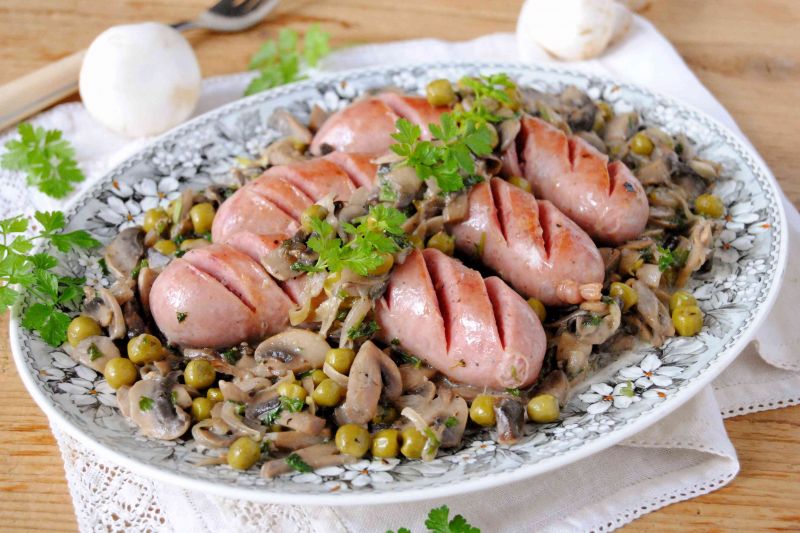 Biała kiełbasa z pieczarkami