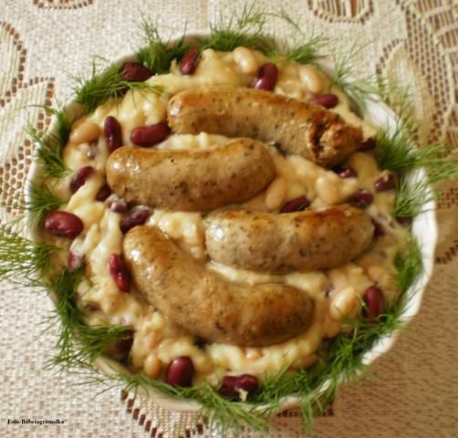 Biała na puree ziemniaczano-fasolowym