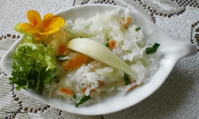 Biała rzodkiew z owocami : Biała rzodkiew z owocami :