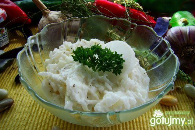 Biała rzodkiew z śmietaną  Biała rzodkiew z śmietaną