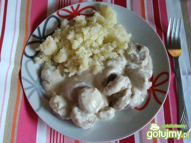 Biała w sosie chrzanowym Biała w sosie chrzanowym