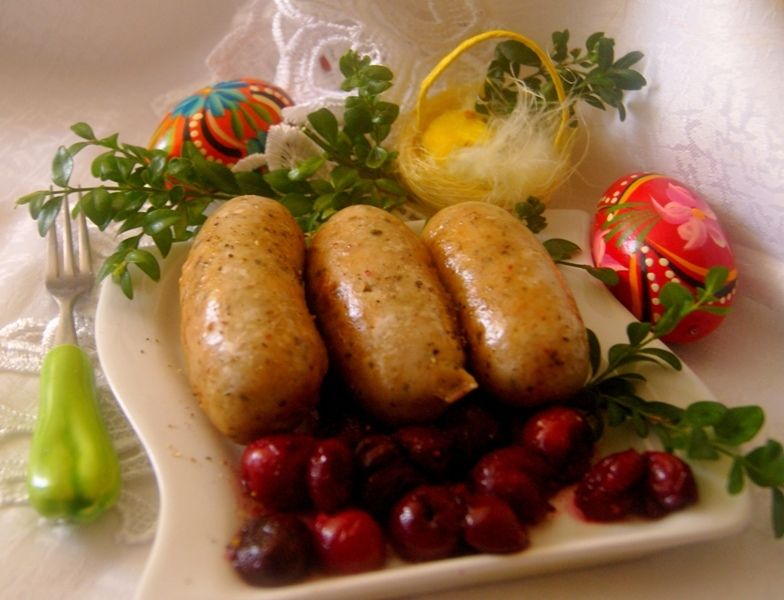 Biała z wiśniami , kolorowym pieprzem i rozmarynem