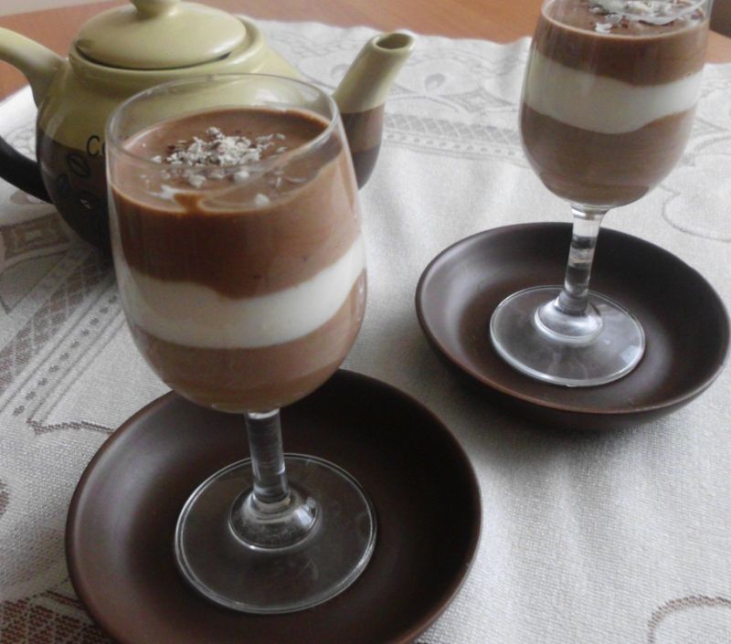 Biało czarny mus z chili