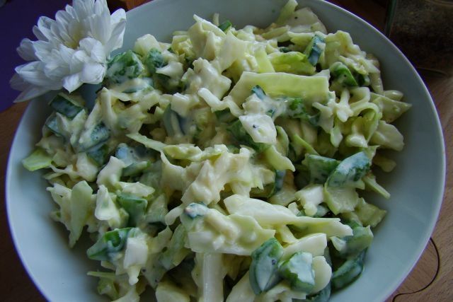 Biało zielona surówka