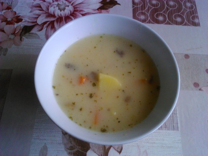 Biały barszcz z grzybami