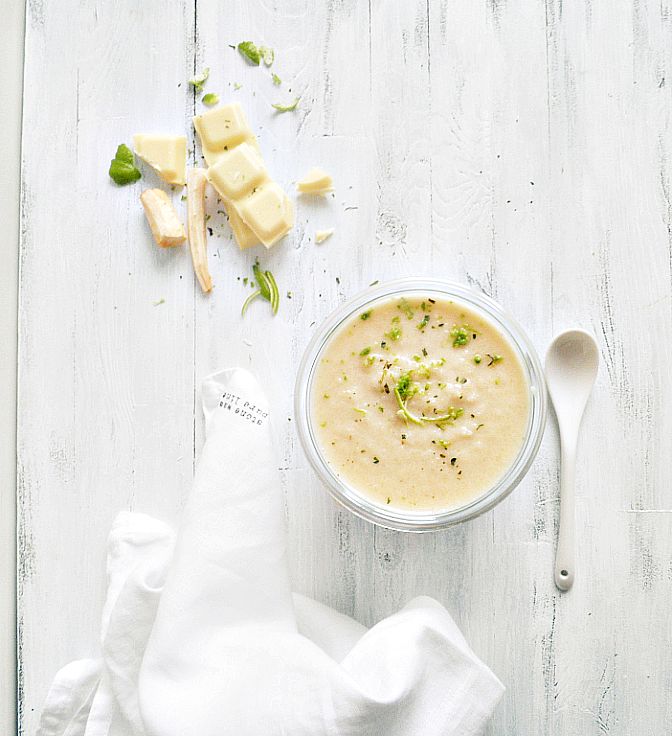 Biały krem z kalafiora i czekolady