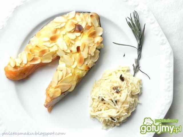 'Biały' łosoś z migdałami 'Biały' łosoś z migdałami