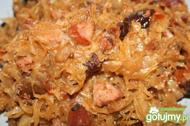 Bigos gotowany na bażancim bulionie