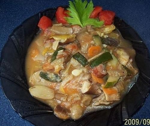 Bigos warzywny z grzybami leśnymi Bigos warzywny z grzybami leśnymi
