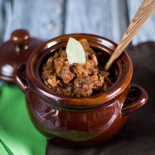 Bigos z boczkiem i grzybami Bigos z boczkiem i grzybami