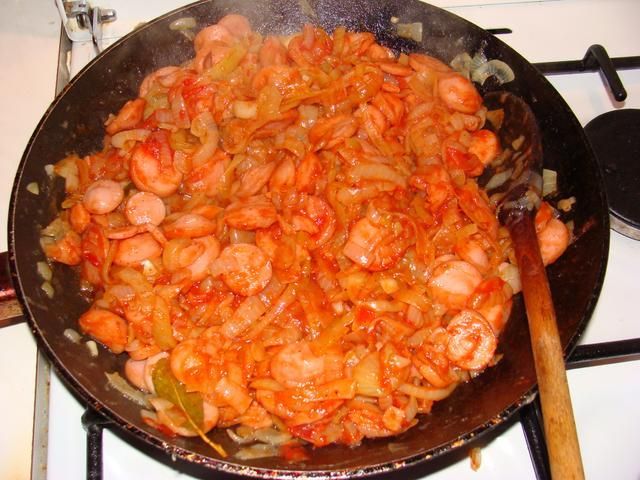 Bigos z cebuli z parówkami