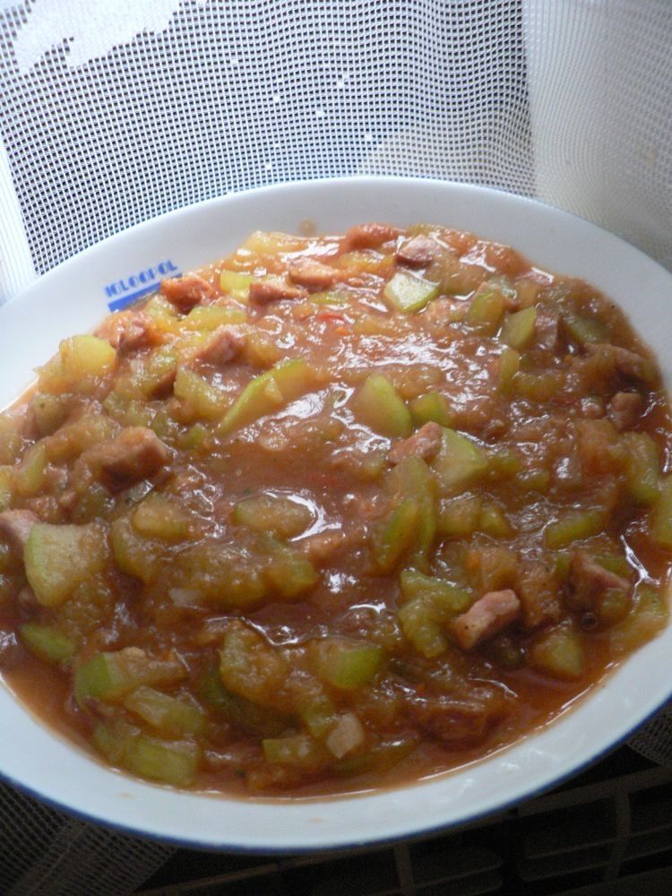 Bigos z cukinii na ostro 