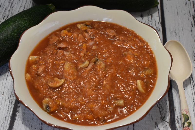 Bigos z cukinii z pieczarkami Bigos z cukinii z pieczarkami