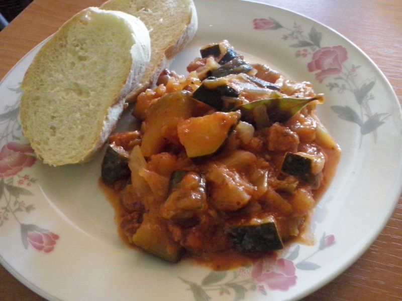 Bigos z kapusty i cukinii