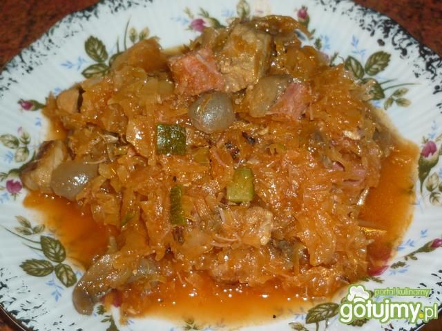 Bigos z kapusty kiszonej i cukinii