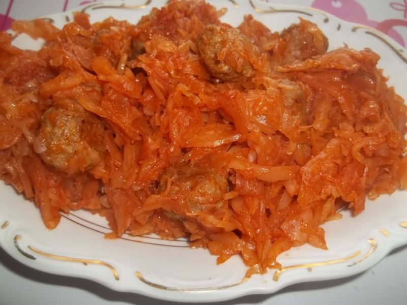 Bigos z klopsikami