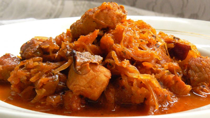 Bigos z łopatką wieprzową