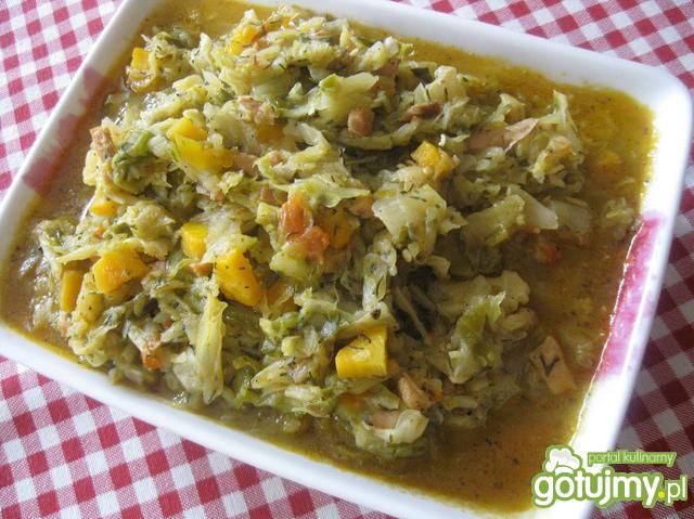 Bigos z młodej kapusty