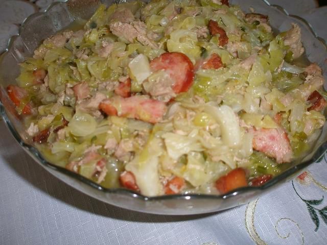 Bigos z młodej kapusty. Bigos z młodej kapusty.