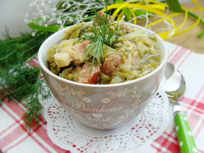 Bigos z młodej kapusty