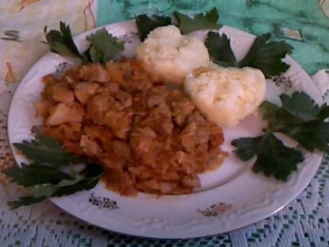 Bigos z młodej kapusty                  