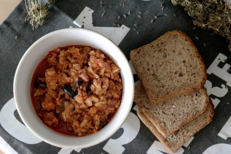 Bigos z młodej kapusty