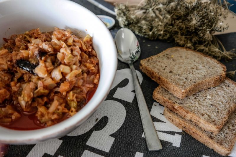 Bigos z młodej kapusty