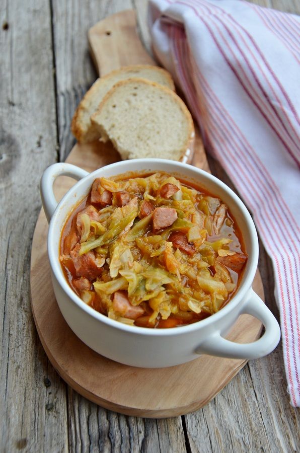 Bigos  z młodej kapusty na żeberkach