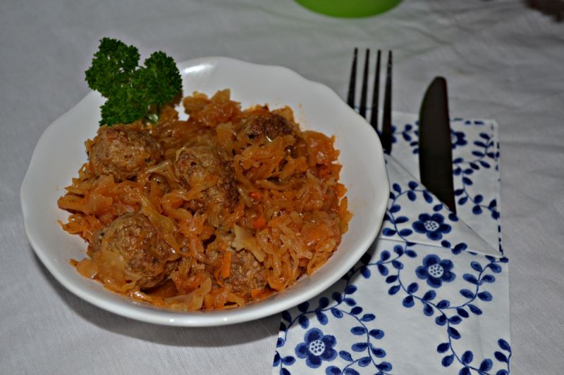 Bigos z pulpetami Bigos z pulpetami
