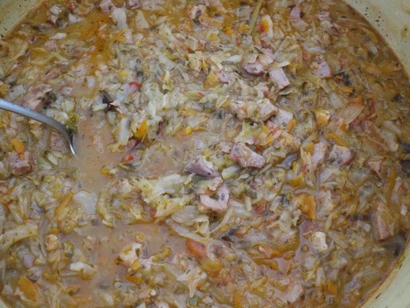 Bigos ze słodkiej kapusty 