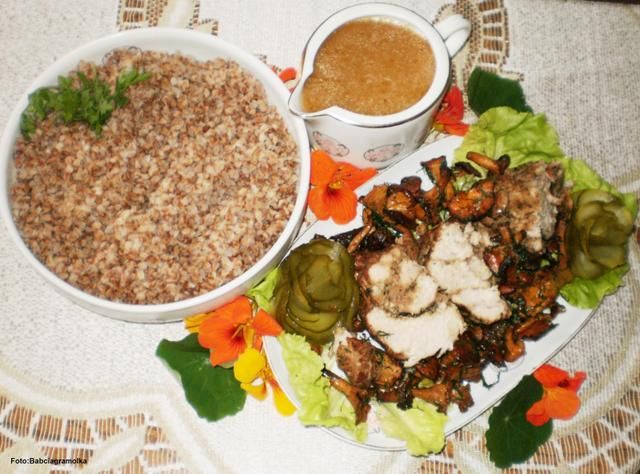 Biodrówka pieczona z kurkami :