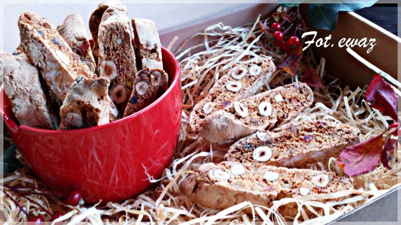 Biscotti z orzechami  Biscotti z orzechami