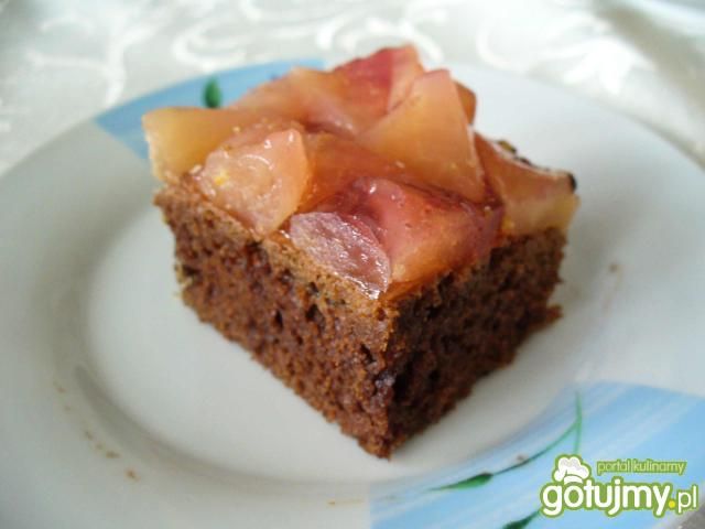 Biszkopt cynamonowy z jabłkami.