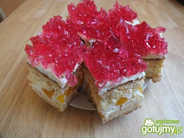 Biszkopt z brzoskwiniową masą i galaretk Biszkopt z brzoskwiniową masą i galaretk