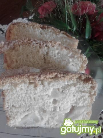 Biszkopt z cynamonem i jabłkami