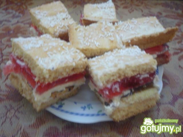 Biszkopt z delicjami